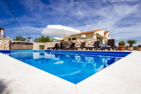 Villa Cortes